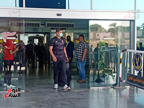 وصول بعثة الأهلي لمطار القاهرة (6)