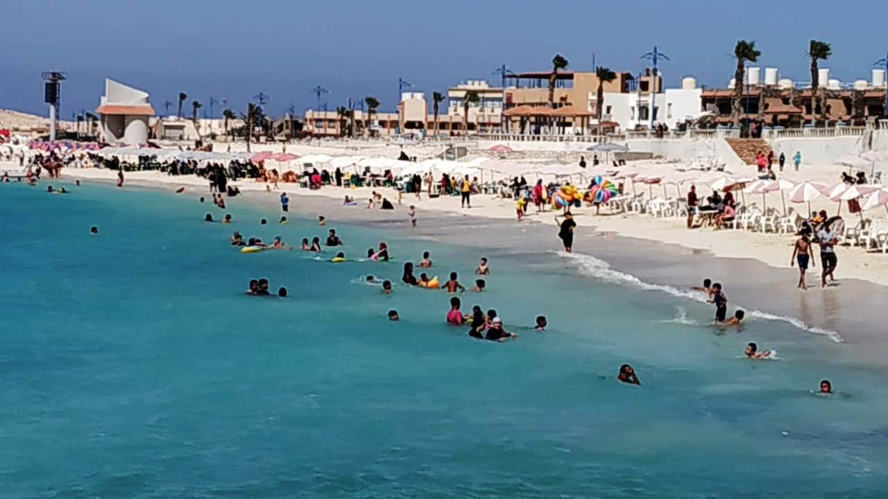 شواطئ مطروح تستقبل المصطافين
