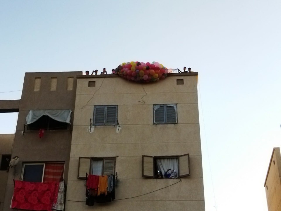 شلال البالونات في بورسعيد
