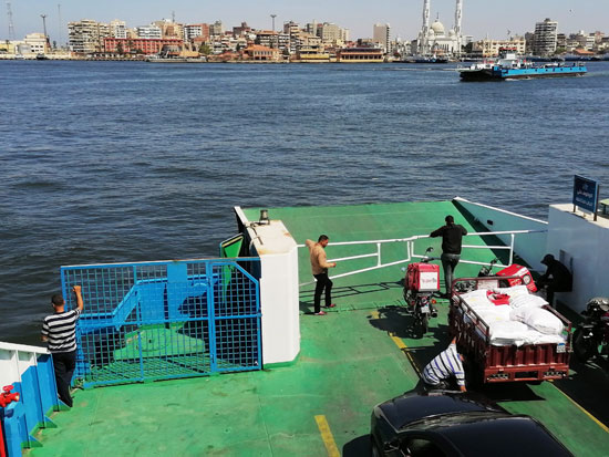 المعدية في المجري الملاحي