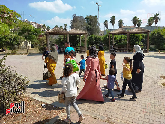 فرحة-الأطفال-والأهالى-بالعيد-فى-حدائق-المحلة-(4)