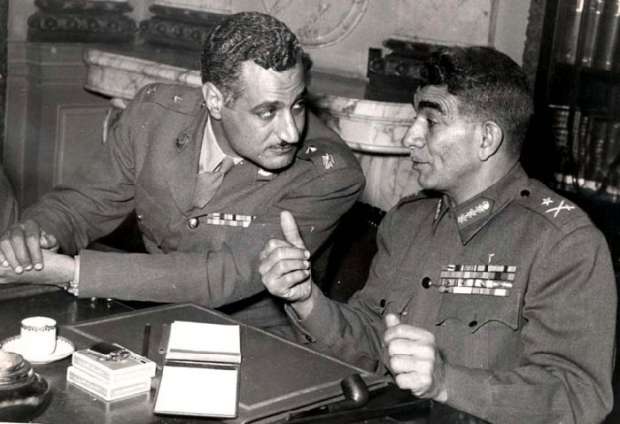 محمد نجيب وجمال عبد الناصر