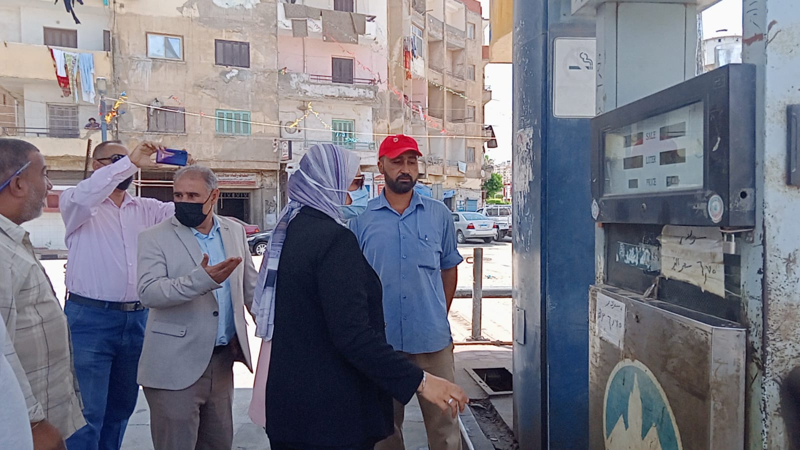 جانب من متابعة محطات الوقود جانب من متابعة محطات الوقود