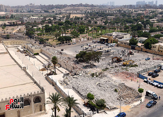 رئيس الوزراء يتابع أعمال تطوير الساحة المحيطة بمسجد عمرو بن العاص (13)