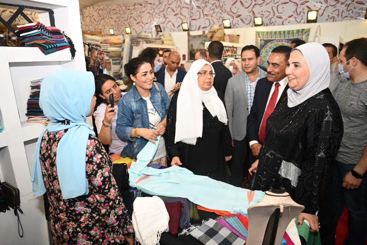 جانب من منتجات المعرض جانب من منتجات المعرض