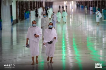 جانب من وفود المعتمرين