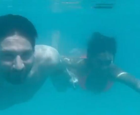 ميسى تحت الماء