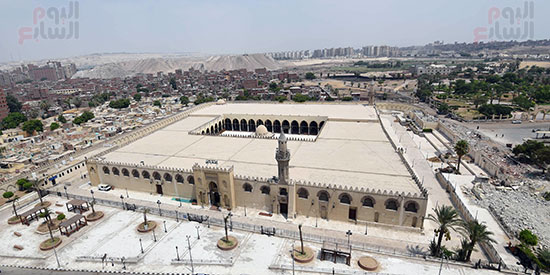 رئيس الوزراء يتابع أعمال تطوير الساحة المحيطة بمسجد عمرو بن العاص (15)