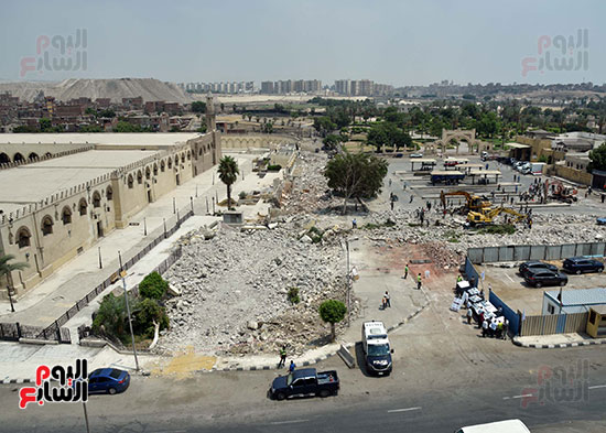 رئيس الوزراء يتابع أعمال تطوير الساحة المحيطة بمسجد عمرو بن العاص (8)