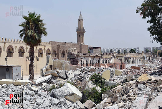 رئيس الوزراء يتابع أعمال تطوير الساحة المحيطة بمسجد عمرو بن العاص (10)