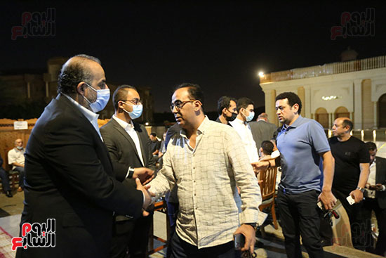 الكاتب الصحفى محمد شبانة يتلقى العزاء فى الده الكاتب الصحفى محمد شبانة يتلقى العزاء فى الده