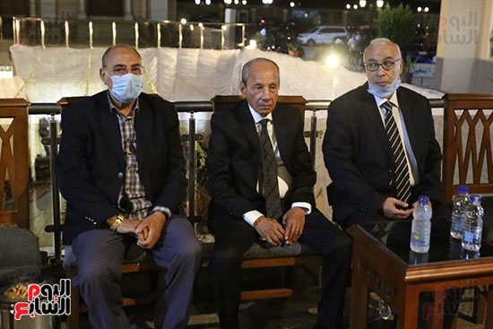 الكاتب الكبير ابراهيم حجازى يشارك فى عزاء والد محمد شبانة الكاتب الكبير ابراهيم حجازى يشارك فى عزاء والد محمد شبانة