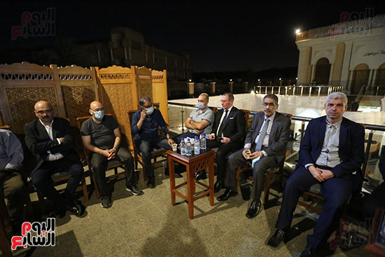 ضياء رشوان نقيب الصحفيين ومحمد سعد عبد الحفيظ عضو مجلس النقابة يقدمان واجب العزاء فى والد محمد شبانة ضياء رشوان نقيب الصحفيين ومحمد سعد عبد الحفيظ عضو مجلس النقابة يقدمان واجب العزاء فى والد محمد شبانة