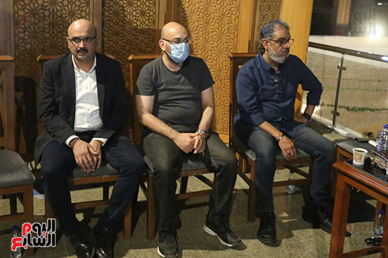 الكاتب الصحفي محمد سعد عبد الحفيظ بين الحضور فى عزاء والد الكاتب الصحفى محمد شبانة الكاتب الصحفي محمد سعد عبد الحفيظ بين الحضور فى عزاء والد الكاتب الصحفى محمد شبانة