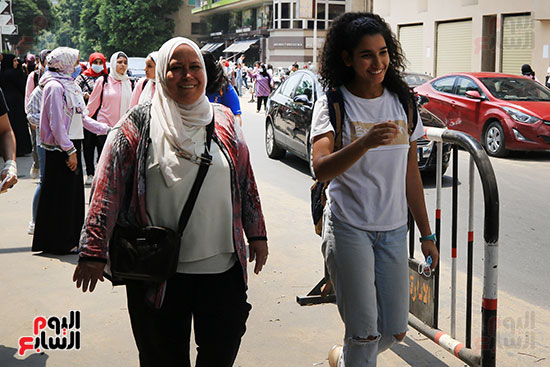 امتحانات الثانويه العامه (2)