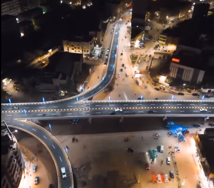 جمال المدينة ويتوسطها الكوبرى