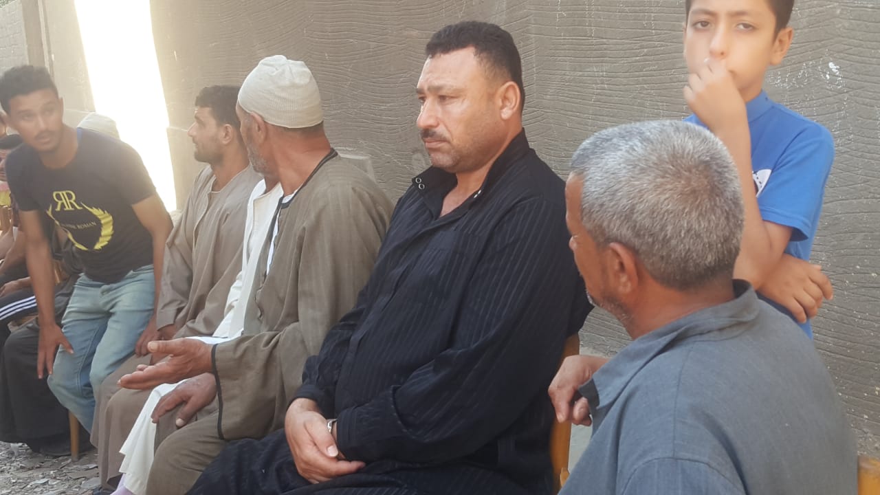 اهالى المتوفى الذى عاد الي الحياه