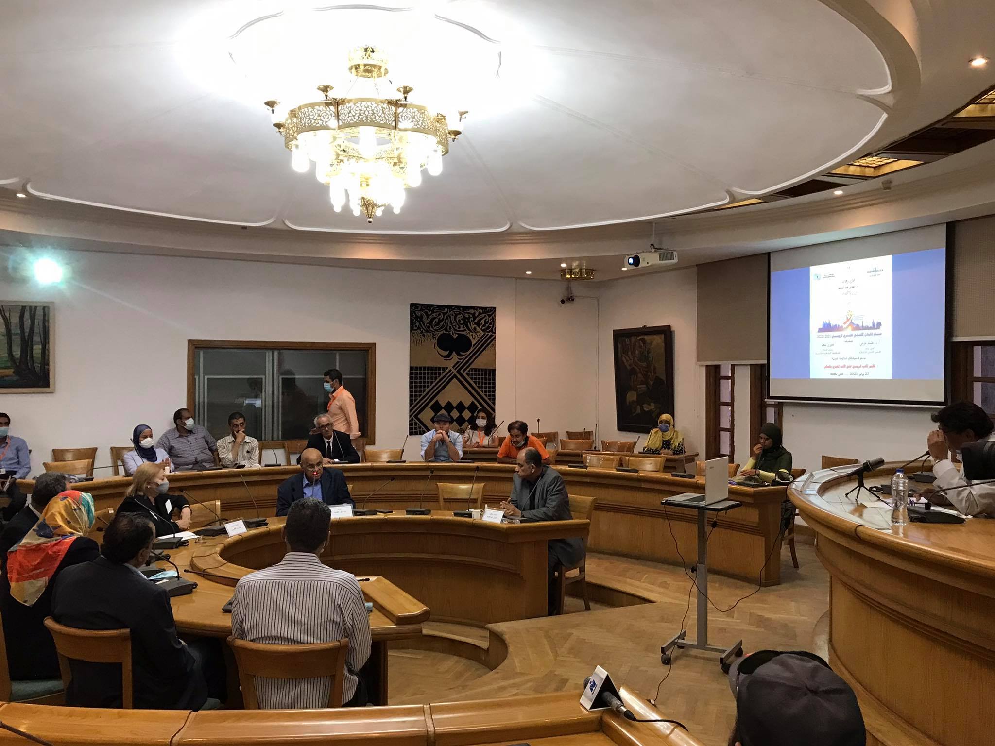 جانب من الندوة (2)