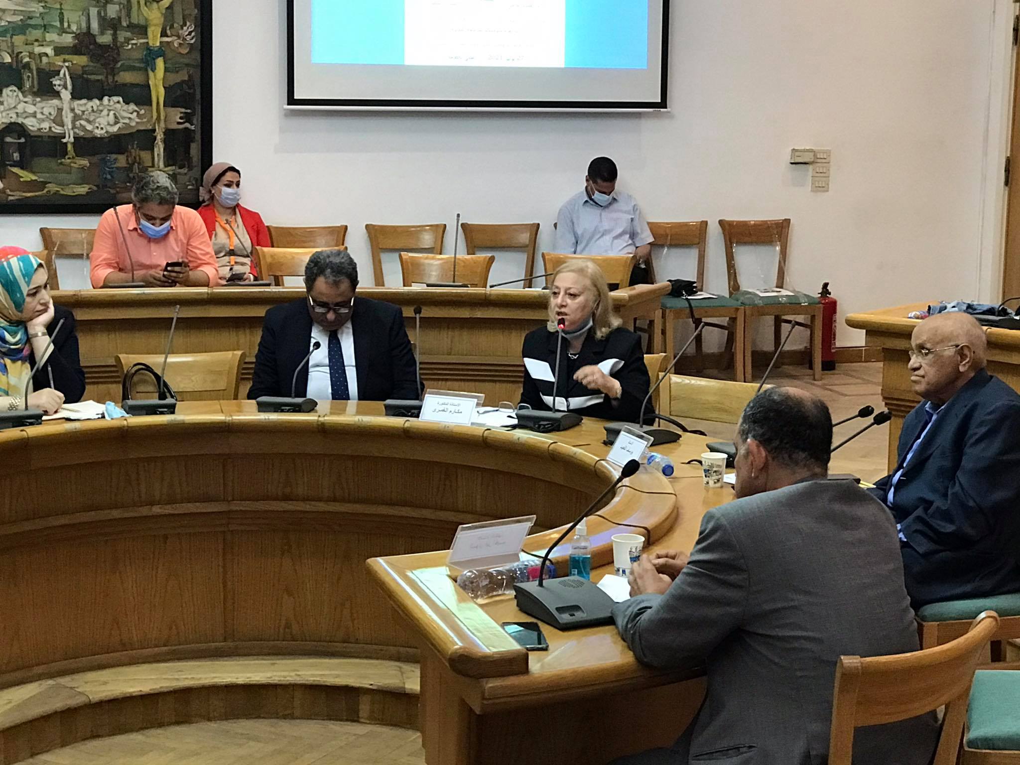 جانب من الندوة (3)