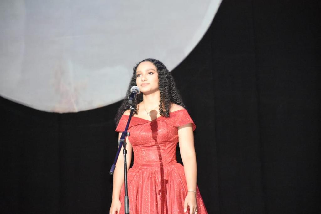وزيرة الثقافة تشهد المشاركة الأولى لاصغر مغنية مصرية فى اوبرا فيينا (2)