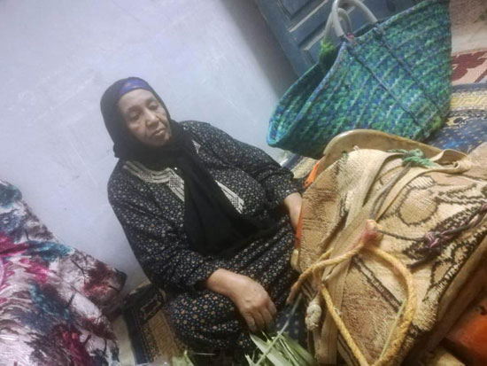 أثناء-صنع-الكولاف-الخاص-بالدواب أثناء-صنع-الكولاف-الخاص-بالدواب