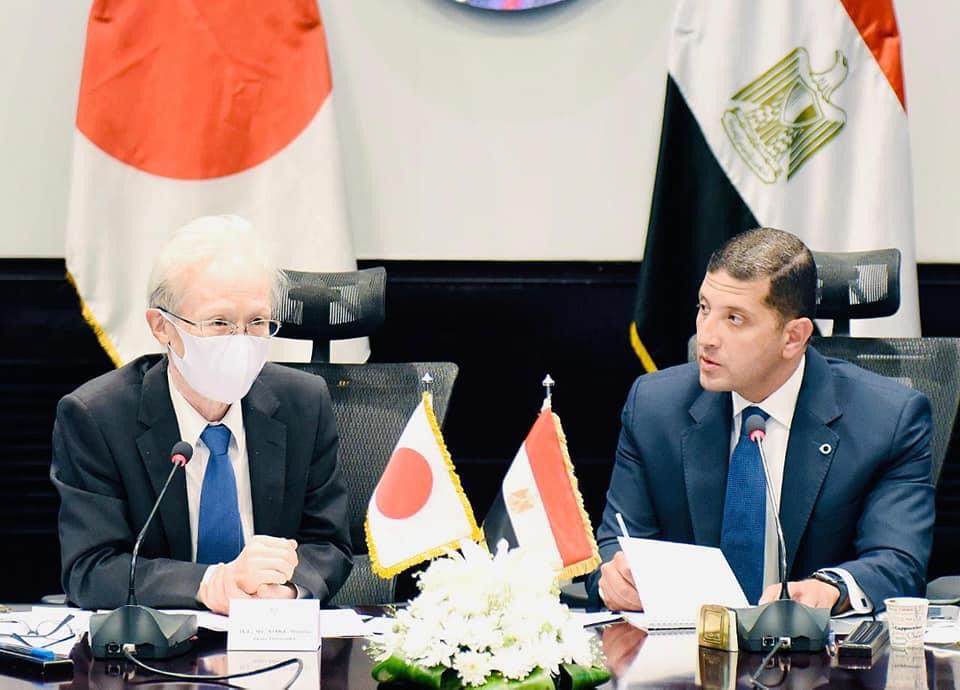 الرئيس التنفيذي لهيئة الاستثمار والسفير الياباني  (1)