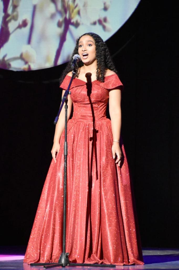وزيرة الثقافة تشهد المشاركة الأولى لاصغر مغنية مصرية فى اوبرا فيينا (8)