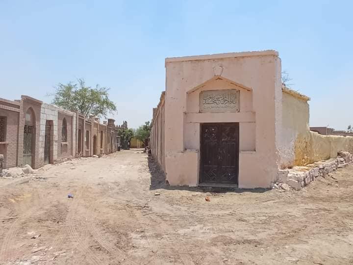 مدفن الشيخ محمد رفعت بعد تنظيفه ورفع المخلفات (3)