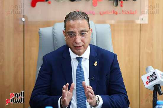 الدكتور أحمد الانصارى الدكتور أحمد الانصارى