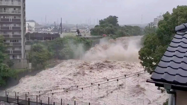 فيضان بسبب هطول الأمطار الغزيرة في اليابان