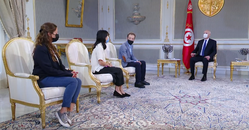 الرئيس التونسي مع الصحفيين