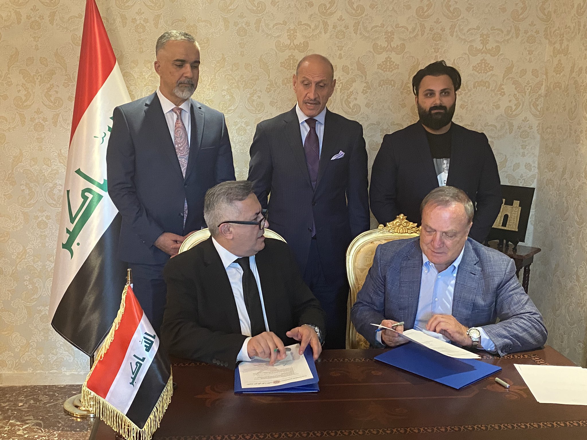 ادفوكات مع مسئولى الاتحاد العراقى (1)