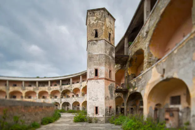 سجن سابق في إيطاليا يصبح نقطة جذب سياحي