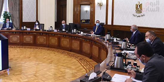 اجتماعً متابعة مخطط تطوير شبكة الطرق والمحاور بمناطق غرب القاهرة الكبرى (2)