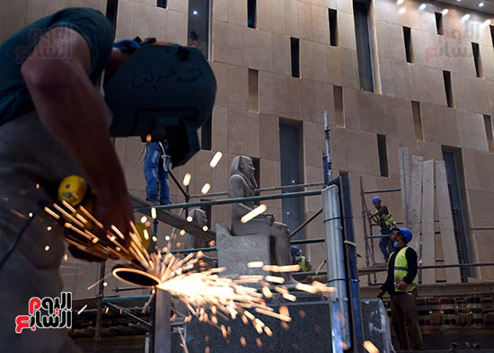 رئيس الوزراء يتفقد المتحف المصرى الكبير  (13)