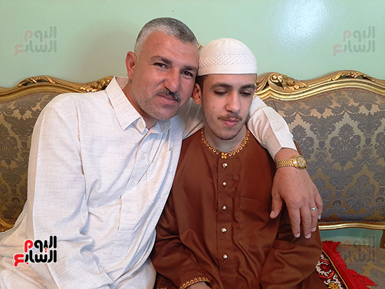 محمد-مع-والده