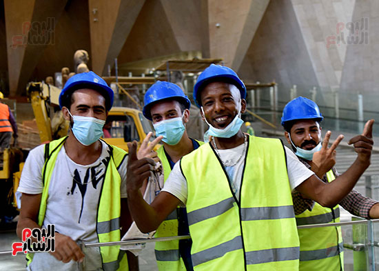 رئيس الوزراء يتفقد المتحف المصرى الكبير  (1)