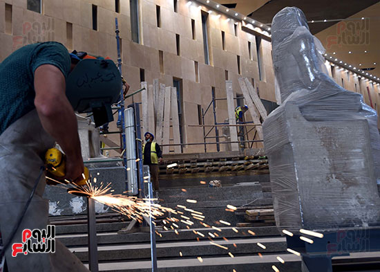 رئيس الوزراء يتفقد المتحف المصرى الكبير  (12)