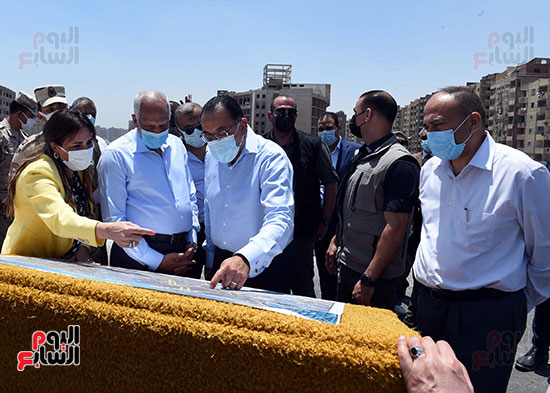 رئيس الوزراء يتفقد أعمال تنفيذ محور ترسا  (7)