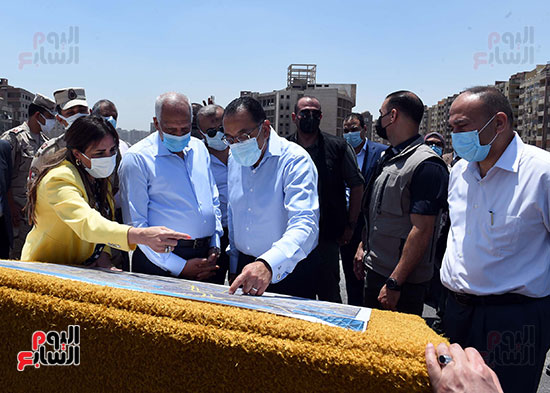 رئيس الوزراء يتفقد أعمال تنفيذ محور ترسا  (8)