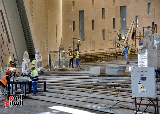 رئيس الوزراء يتفقد المتحف المصرى الكبير  (2)