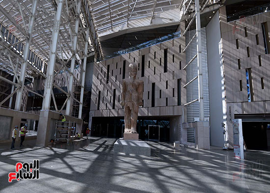 رئيس الوزراء يتفقد المتحف المصرى الكبير  (8)