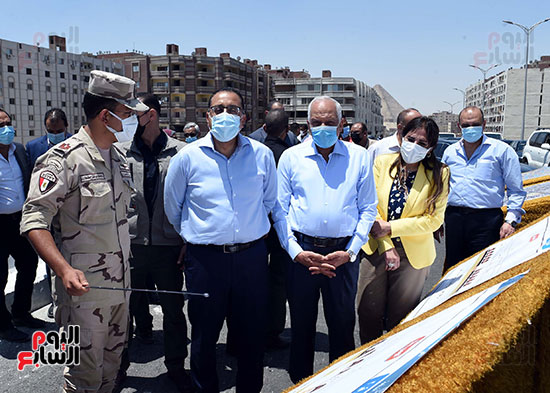 رئيس الوزراء يتفقد أعمال تنفيذ محور ترسا  (4)