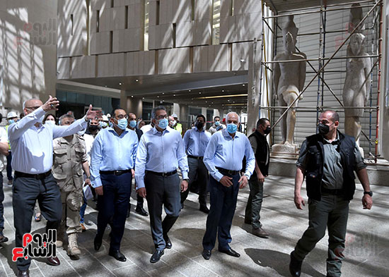 رئيس الوزراء يتفقد المتحف المصرى الكبير  (26)