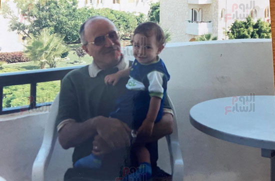 الفريق-العصار-مع-حفيده