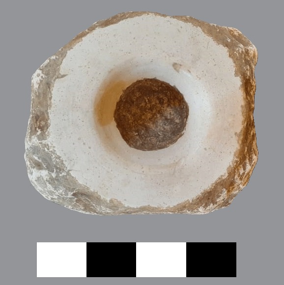 القطع الأثرية المكتشفة (12)