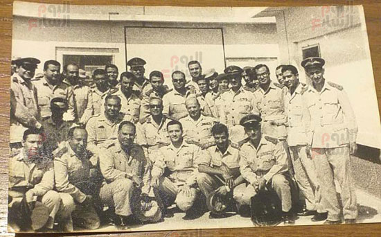 الفريق-العصار-مع-دفعته