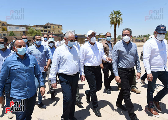 جولة رئيس الوزراء بالاقصر (4)