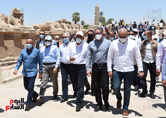 جولة رئيس الوزراء بالاقصر (7)