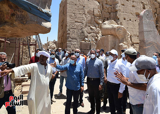 جولة رئيس الوزراء بالاقصر (30)